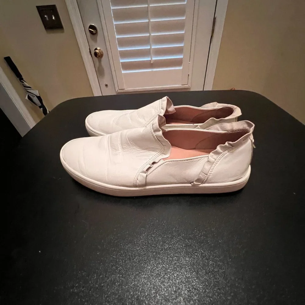 Kate Spade size 9.5 white leather Lillie slip on shoes